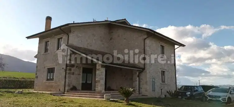 Villa in asta a Folignano