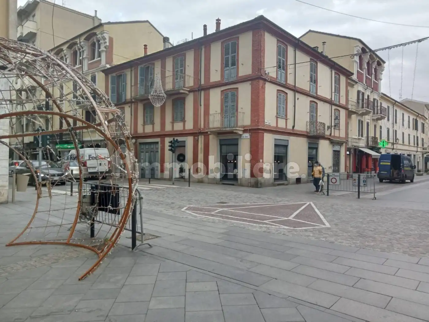 Palazzo - Edificio in vendita a Valenza