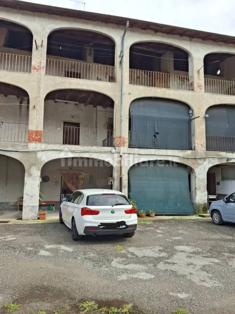 Appartamento in asta a Faloppio