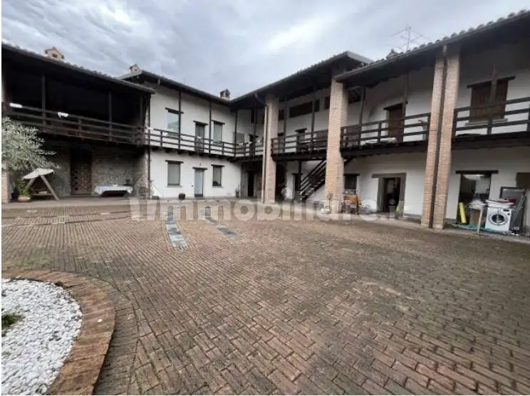 Casa indipendente in asta a Madone