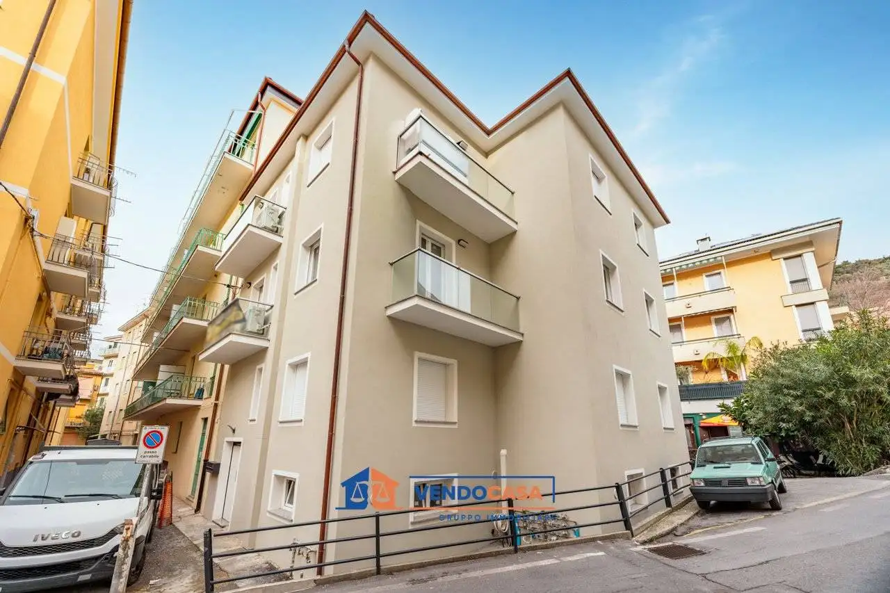 Appartamento in vendita a Noli