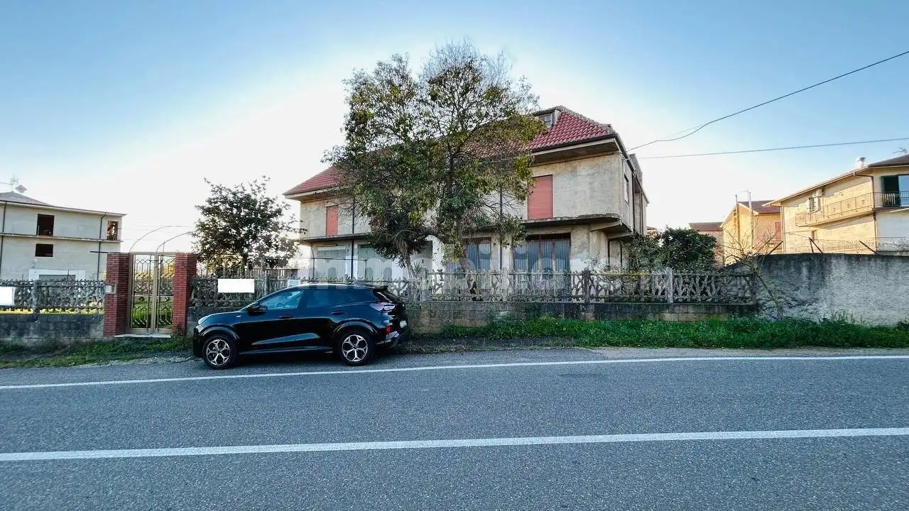 Palazzo - Edificio in vendita a San Pietro a Maida