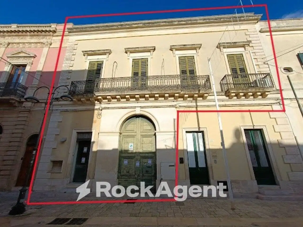 Palazzo - Edificio in vendita a Trepuzzi