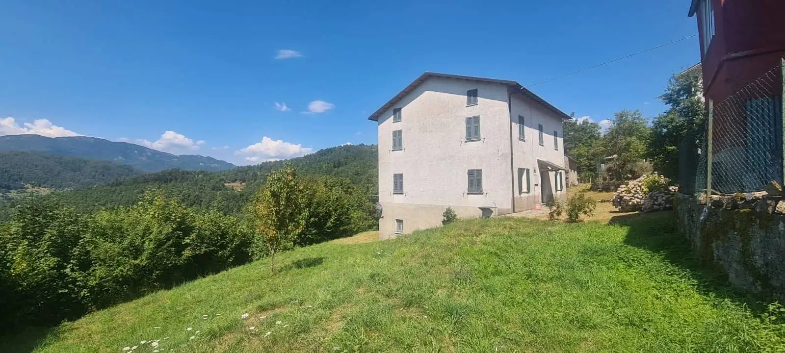 Casa indipendente in vendita a Rezzoaglio