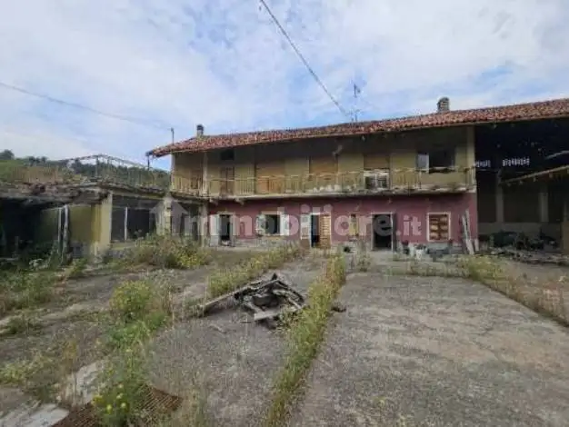 Casa indipendente in asta a Maglione