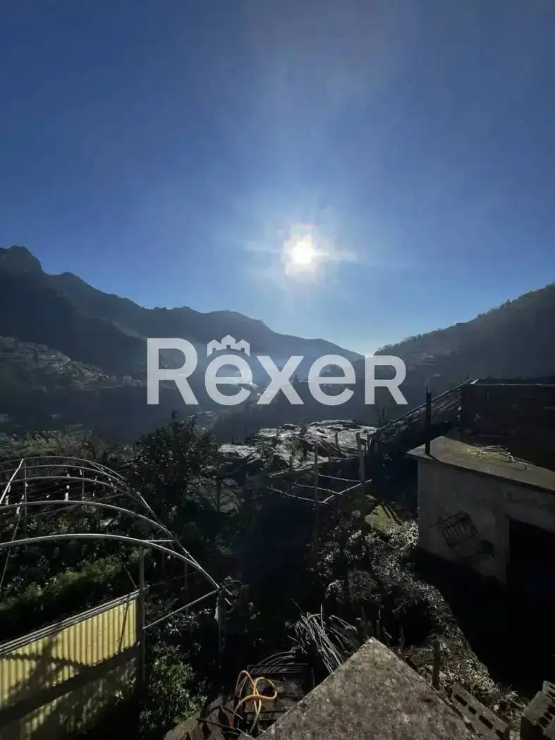 Appartamento in vendita a Tramonti