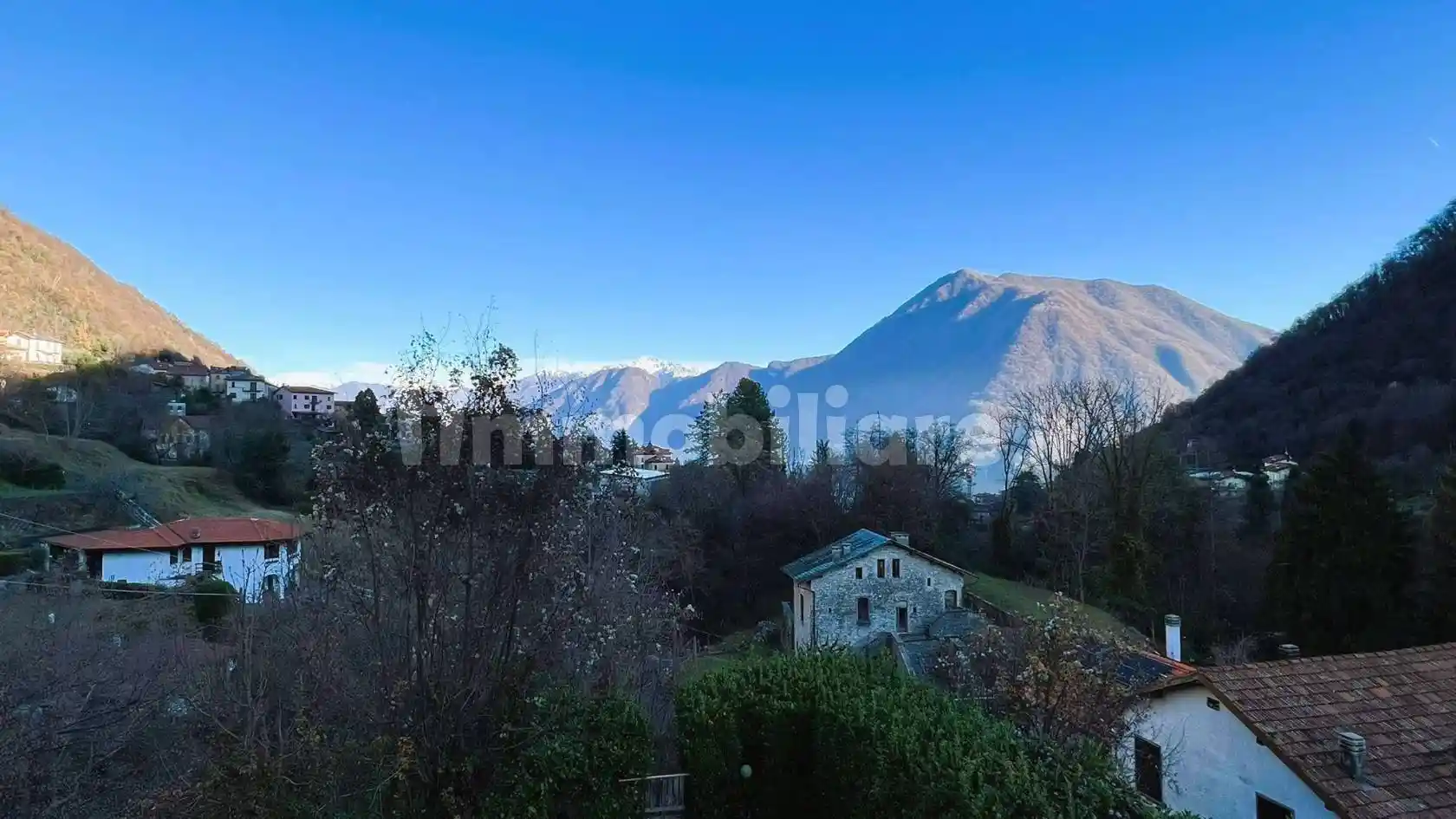 Appartamento in vendita a Dizzasco