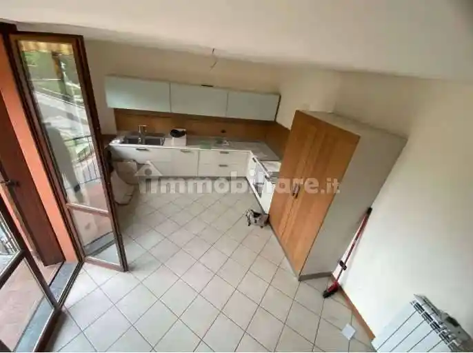 Appartamento all'asta via San Michele , 28, Venegono Inferiore - foto 5