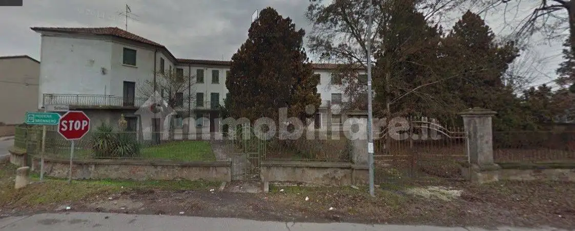 Palazzo - Edificio in vendita a Suzzara
