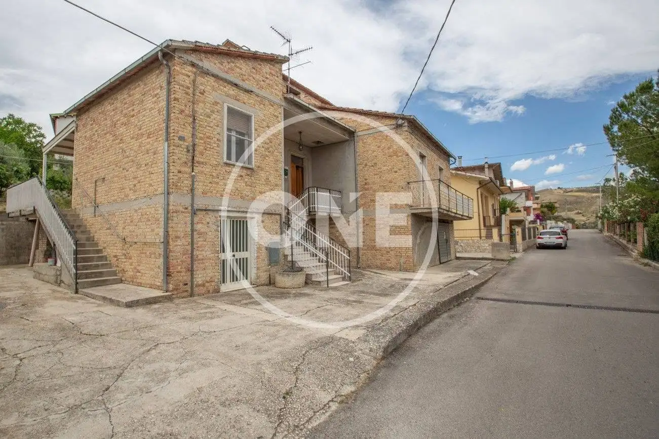 Palazzo - Edificio in vendita a Scafa