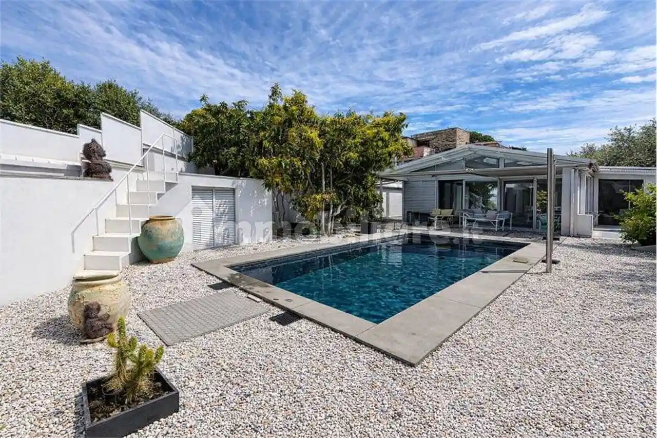 Villa in vendita a Imperia