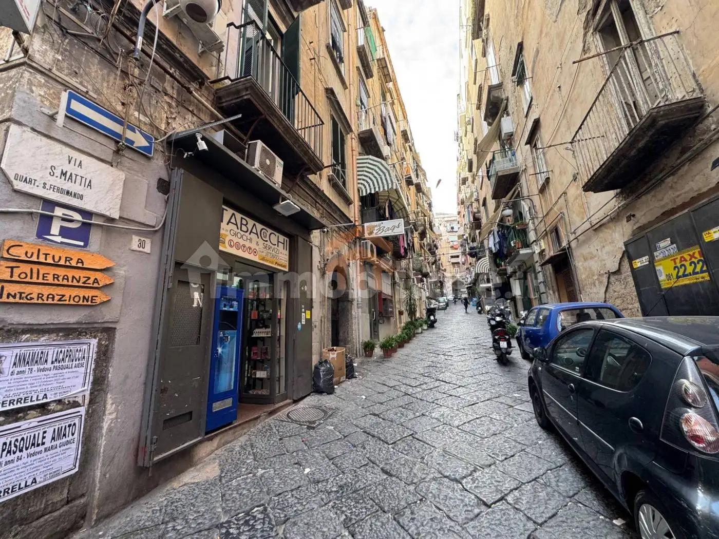 Appartamento in vendita a Napoli