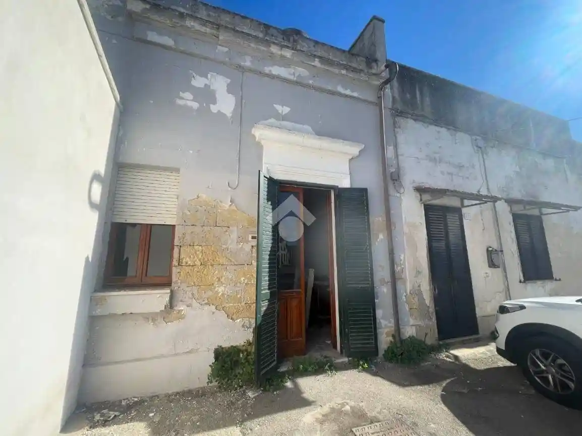 Rustico - Casale in vendita a Lizzanello