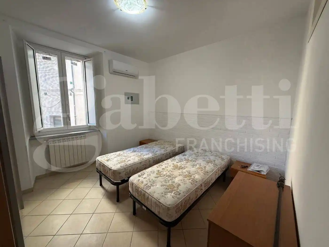 Bilocale Vicoletto San Francesco Di Paola, 11, Centro Storico, Catanzaro - foto 2