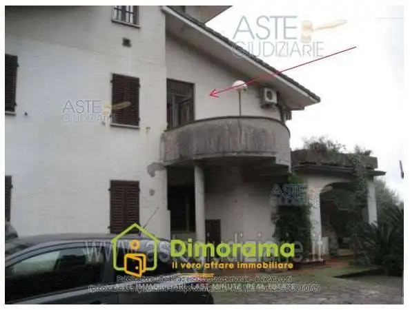 Villa in asta a Uzzano