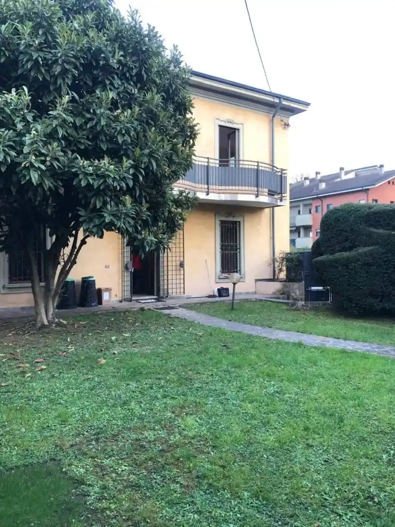 Villa in vendita a Giussano