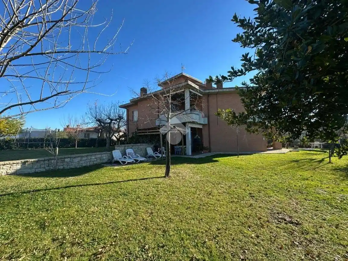 Villa in vendita a Montecastrilli