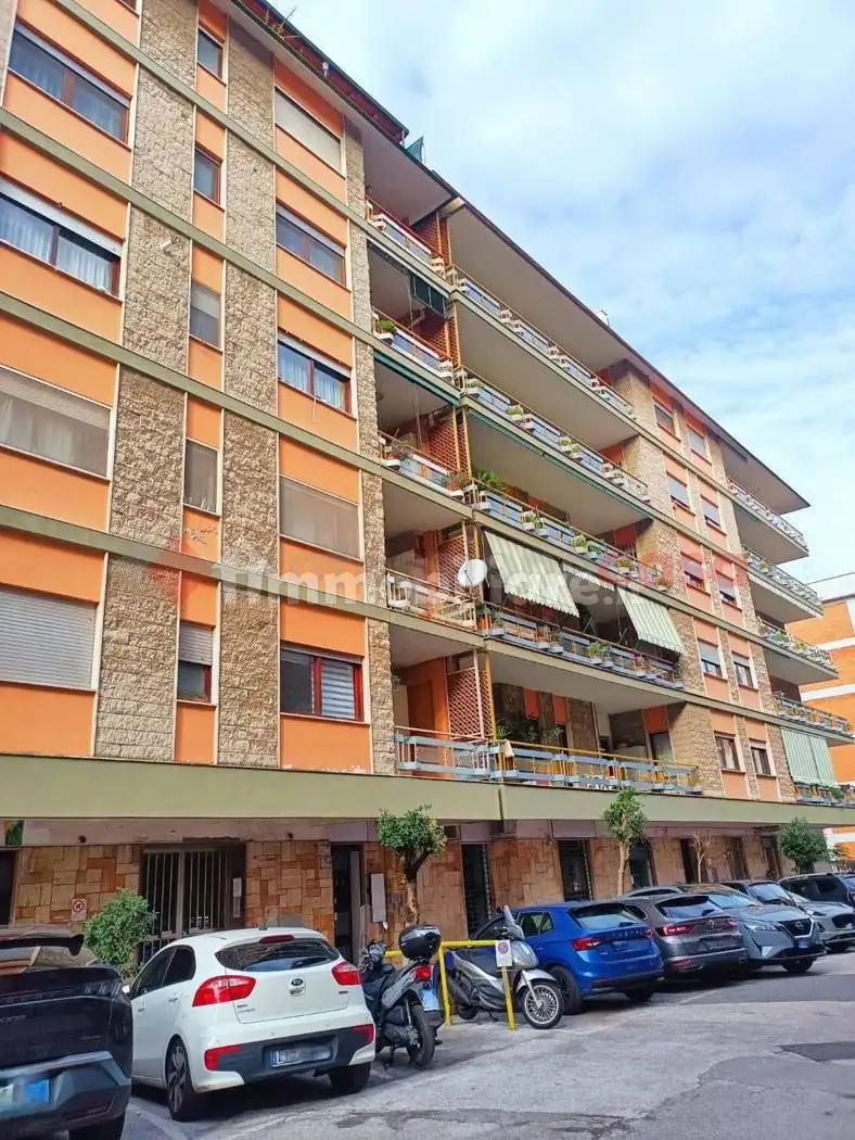 Appartamento in vendita a Napoli