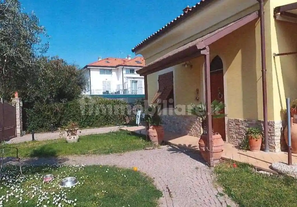 Villa in vendita a Albenga