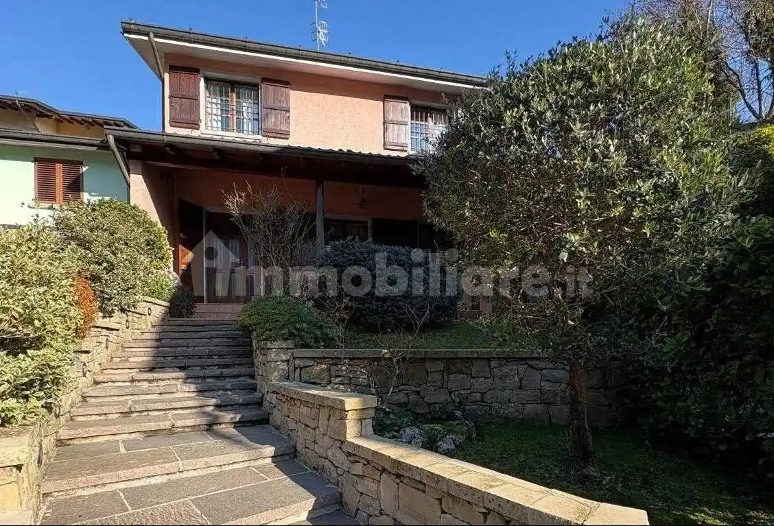 Villa in vendita a Albino