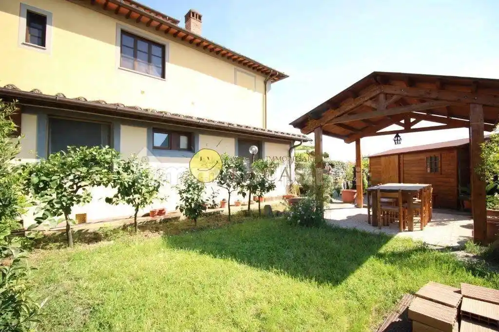 Appartamento in vendita a Reggello