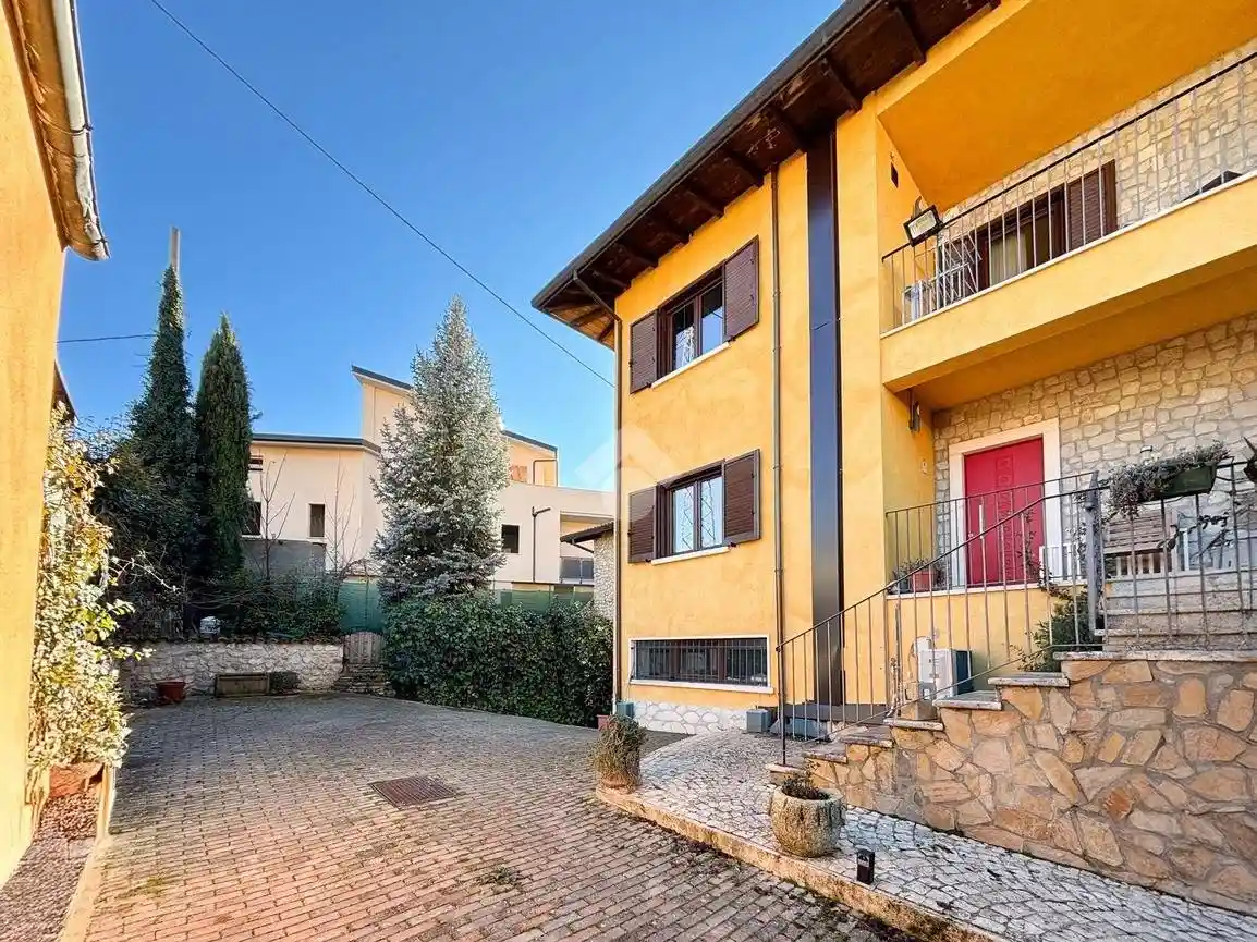 Villa a schiera via del Mulino 6, Paganica - Tempera, L'Aquila - foto 2