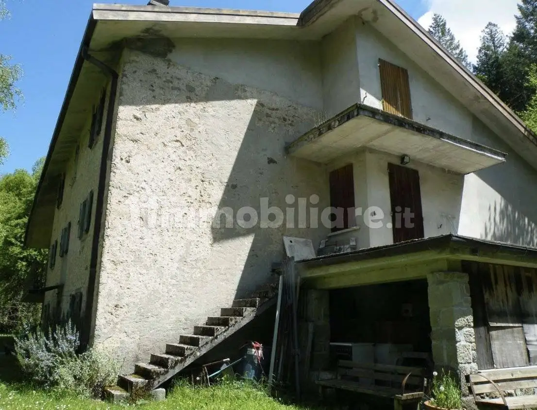 Villa in vendita a Lizzano in Belvedere