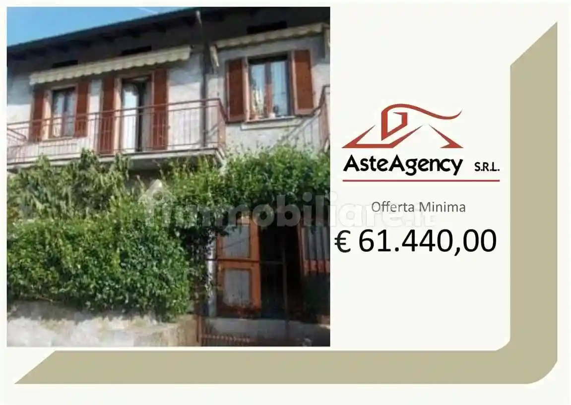 Casa indipendente in vendita a Laveno-Mombello
