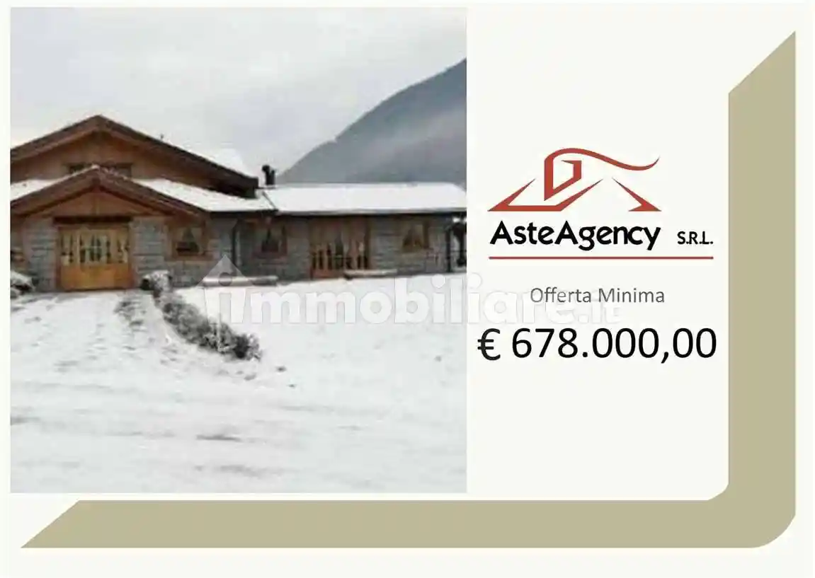 Palazzo - Stabile in vendita a Porte di Rendena