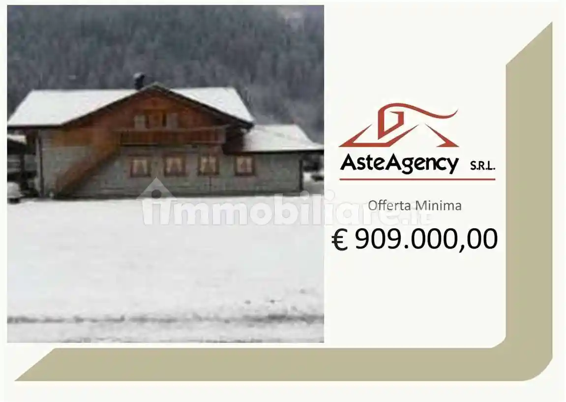 Palazzo - Stabile in vendita a Porte di Rendena