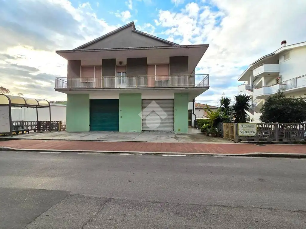 Casa indipendente in vendita a Pineto