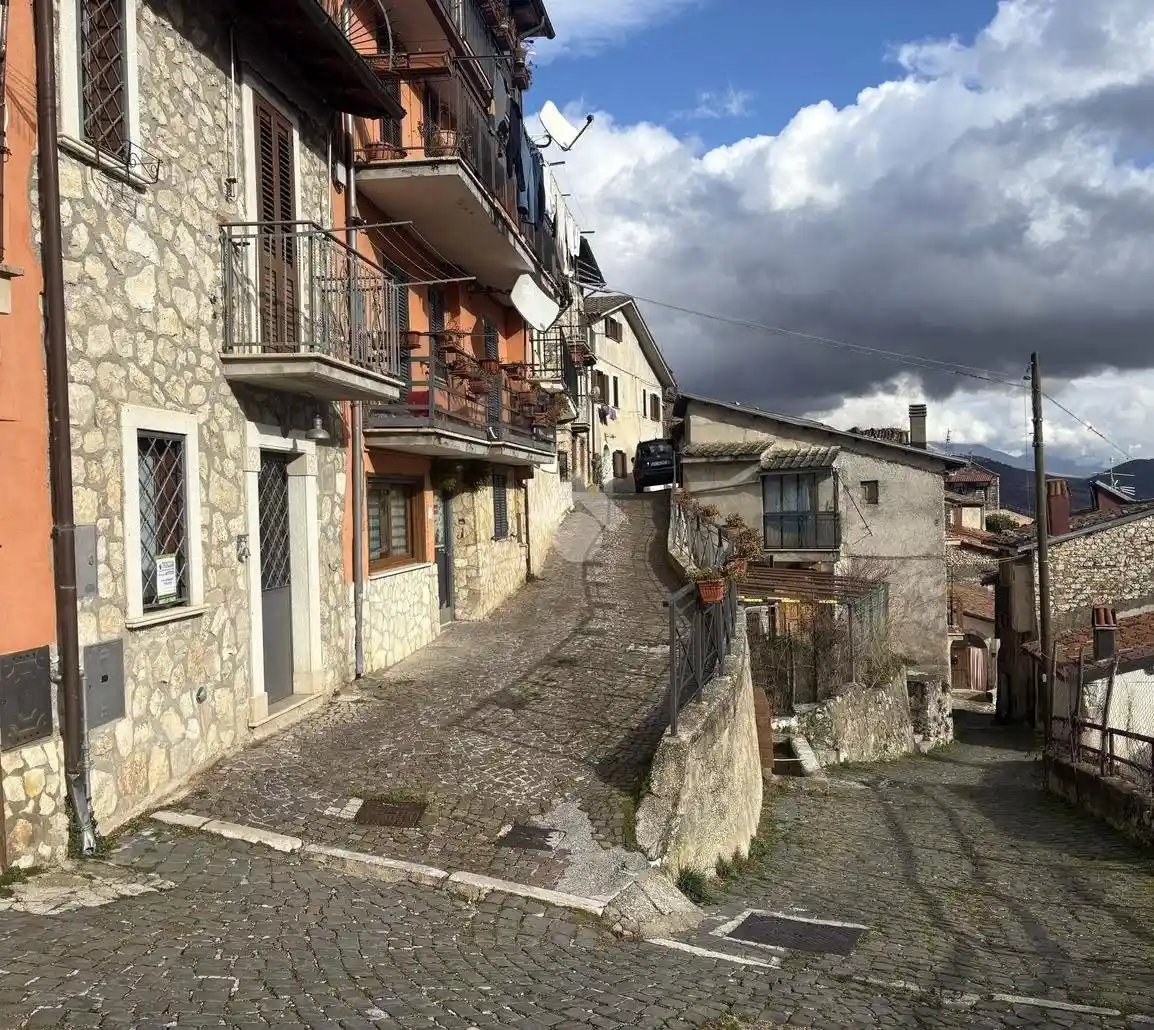 Terratetto unifamiliare via Moro Celso 22, Centro, Tagliacozzo - foto 4