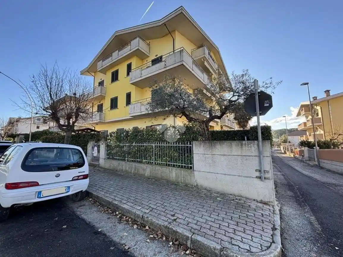 Quadrilocale via Turati 12, Castelnuovo Vomano, Castellalto - foto 4