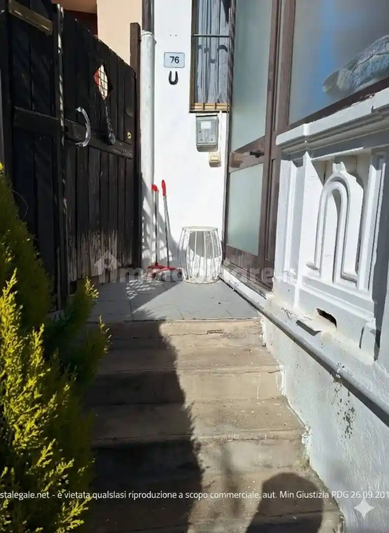 Appartamento in vendita a Front