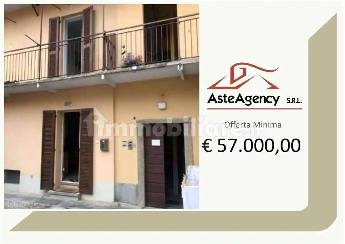 Casa indipendente in vendita a Gazzada Schianno