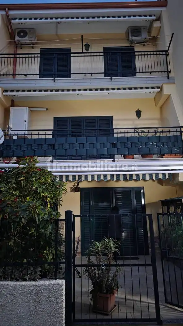 Villetta a schiera in vendita a Paola