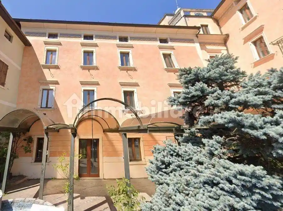 Palazzo - Edificio in vendita a Roncegno Terme