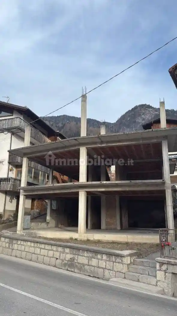 Palazzo - Edificio in vendita a Valle di Cadore