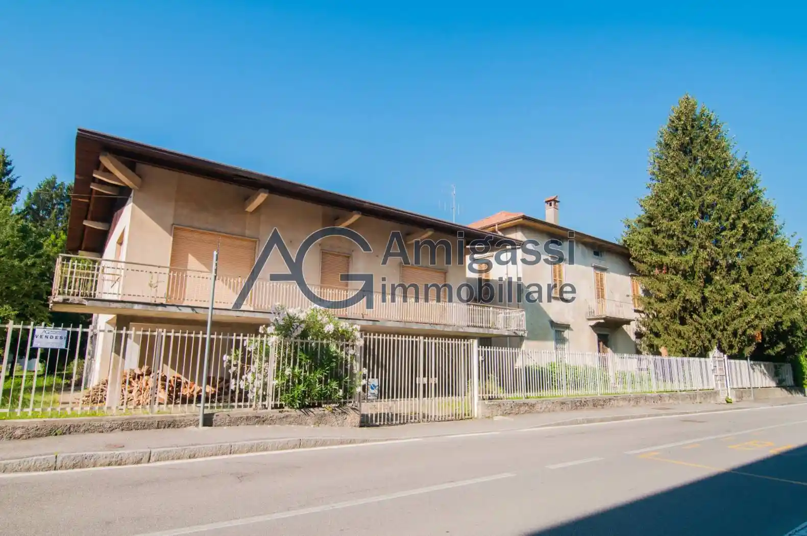 Villa in vendita a Almè