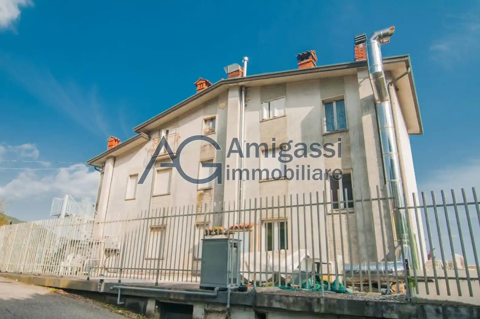 Palazzo - Edificio in vendita a Alzano Lombardo