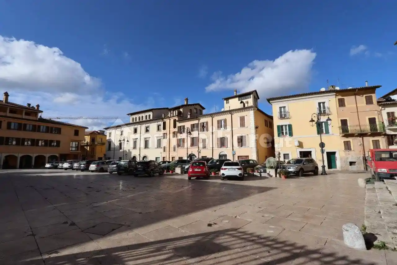 Palazzo - Edificio in vendita a Rieti