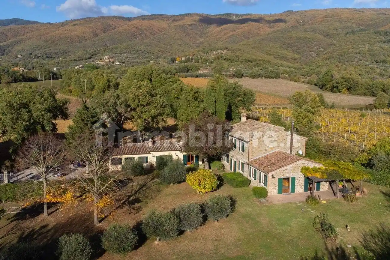 Rustico - Casale in vendita a Cortona