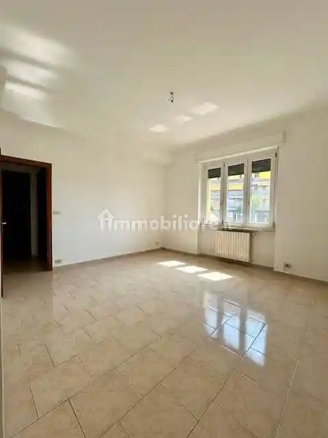 Trilocale buono stato, piano terra, Famagosta, Milano - foto 2