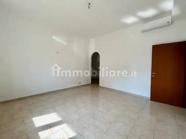 Trilocale buono stato, piano terra, Famagosta, Milano - foto 3