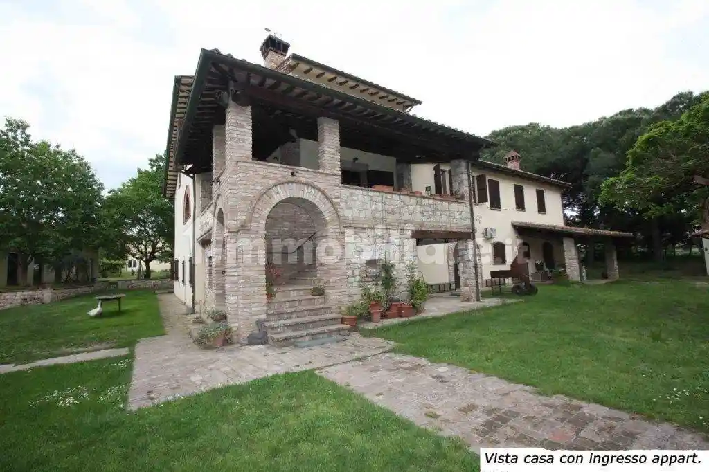 Rustico - Casale in vendita a Castiglione del Lago