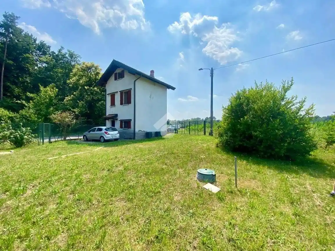 Casa indipendente in vendita a Alzate Brianza