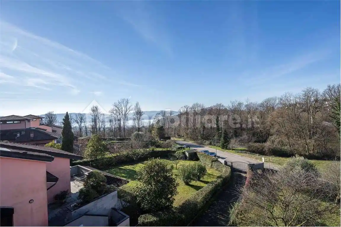 Villa in vendita a Casciago