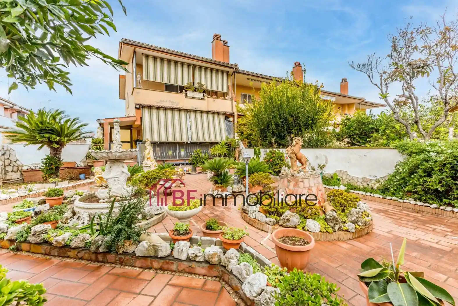 Villetta a schiera in vendita a Pomezia