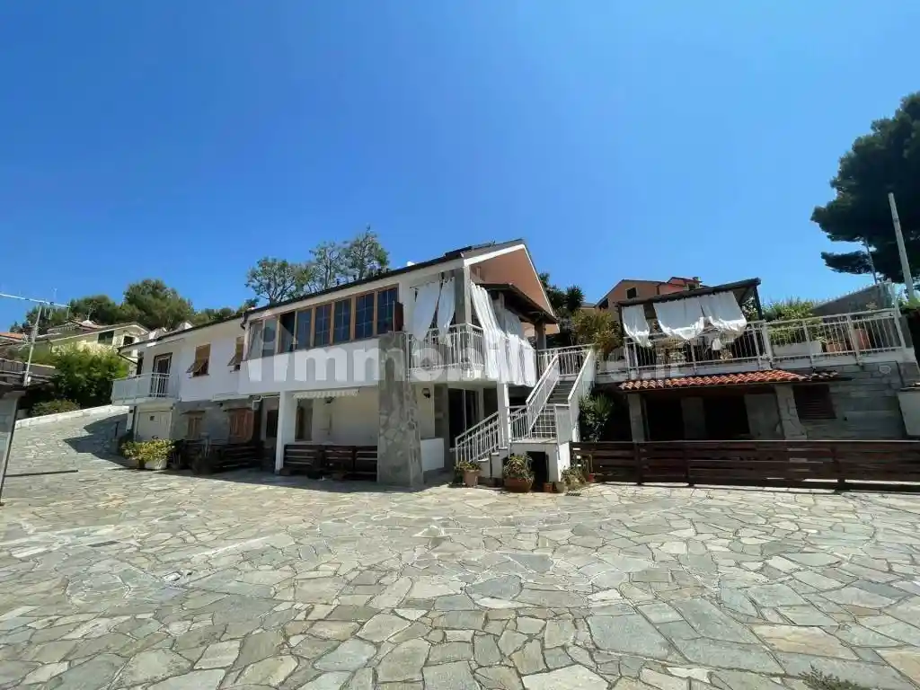 Appartamento in vendita a Andora