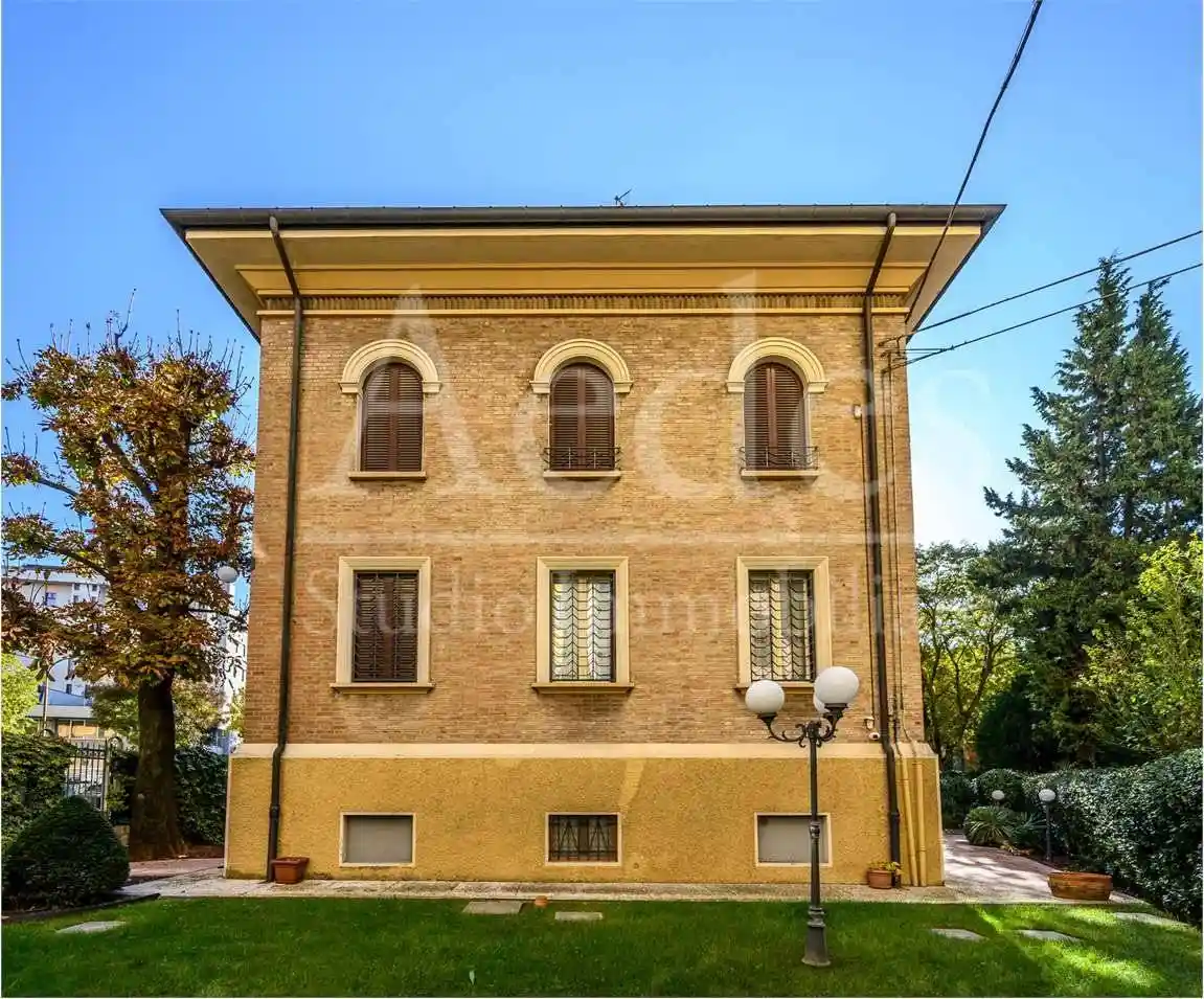 Villa in vendita a Modena